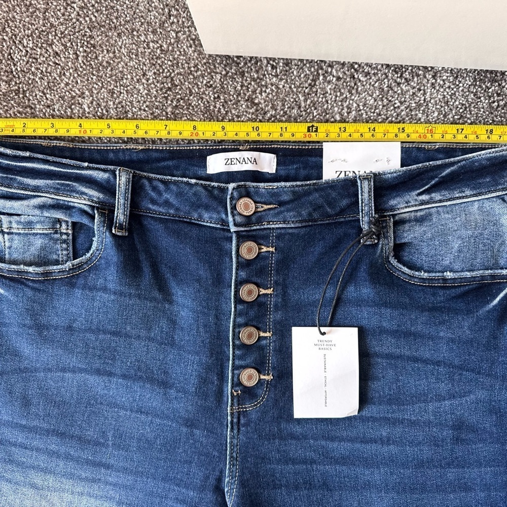 Zenana Button Fly Dark Wash Raw Hem Skinny Jeans – Size 36 NWT - Picture 5 of 6